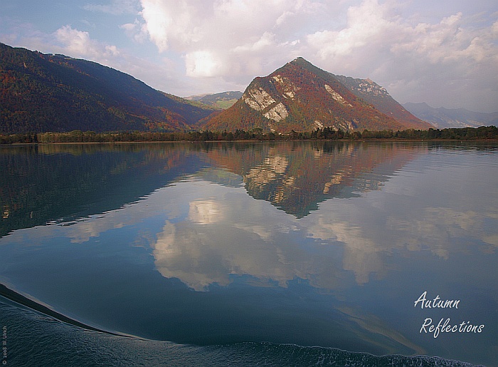 Autumn reflections (Lake Brienz, Switzerland)
